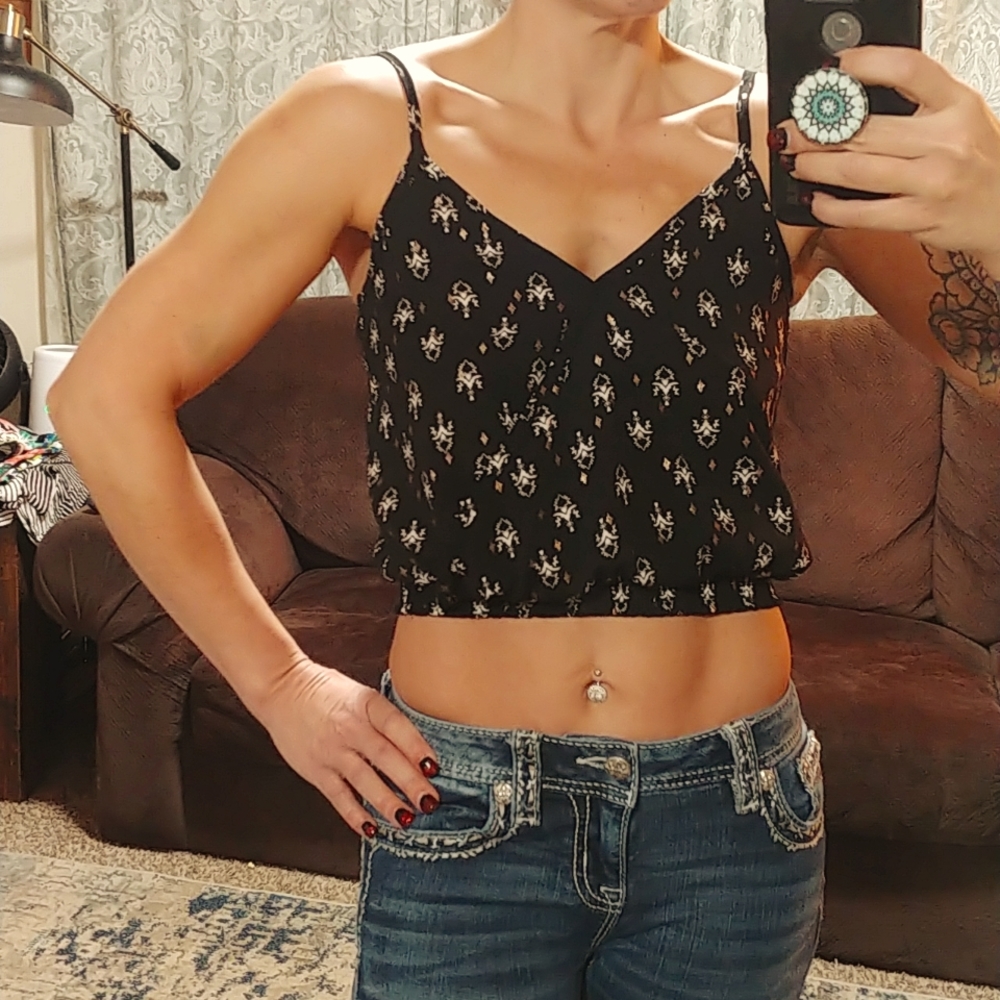 Sexy graphic print crop top